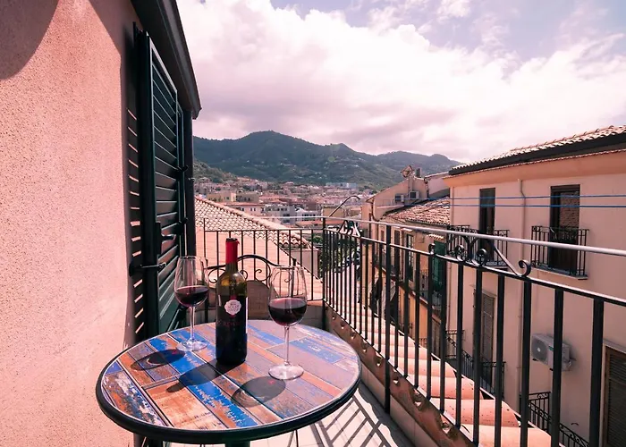 Sole ゲストハウス チェファル